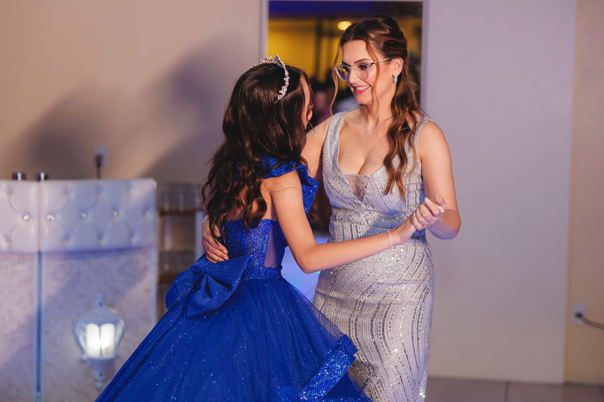 fotografo pelotas, fabiano rosa, ensaio  15 anos, 15 anos, las Palmas, estúdio fotografico, moda, vestido 15 anos, festa 15 , ensaio street, blogueira, influencer, debutante, festa, evento, make, maquiagem, festa, 15 anos pelotas, maquiagem , vestido azul