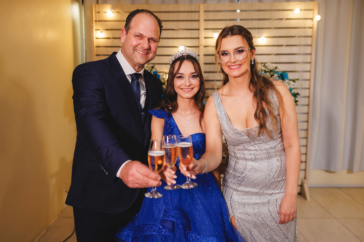 fotografo pelotas, fabiano rosa, ensaio  15 anos, 15 anos, las Palmas, estúdio fotografico, moda, vestido 15 anos, festa 15 , ensaio street, blogueira, influencer, debutante, festa, evento, make, maquiagem, festa, 15 anos pelotas, maquiagem , vestido azul