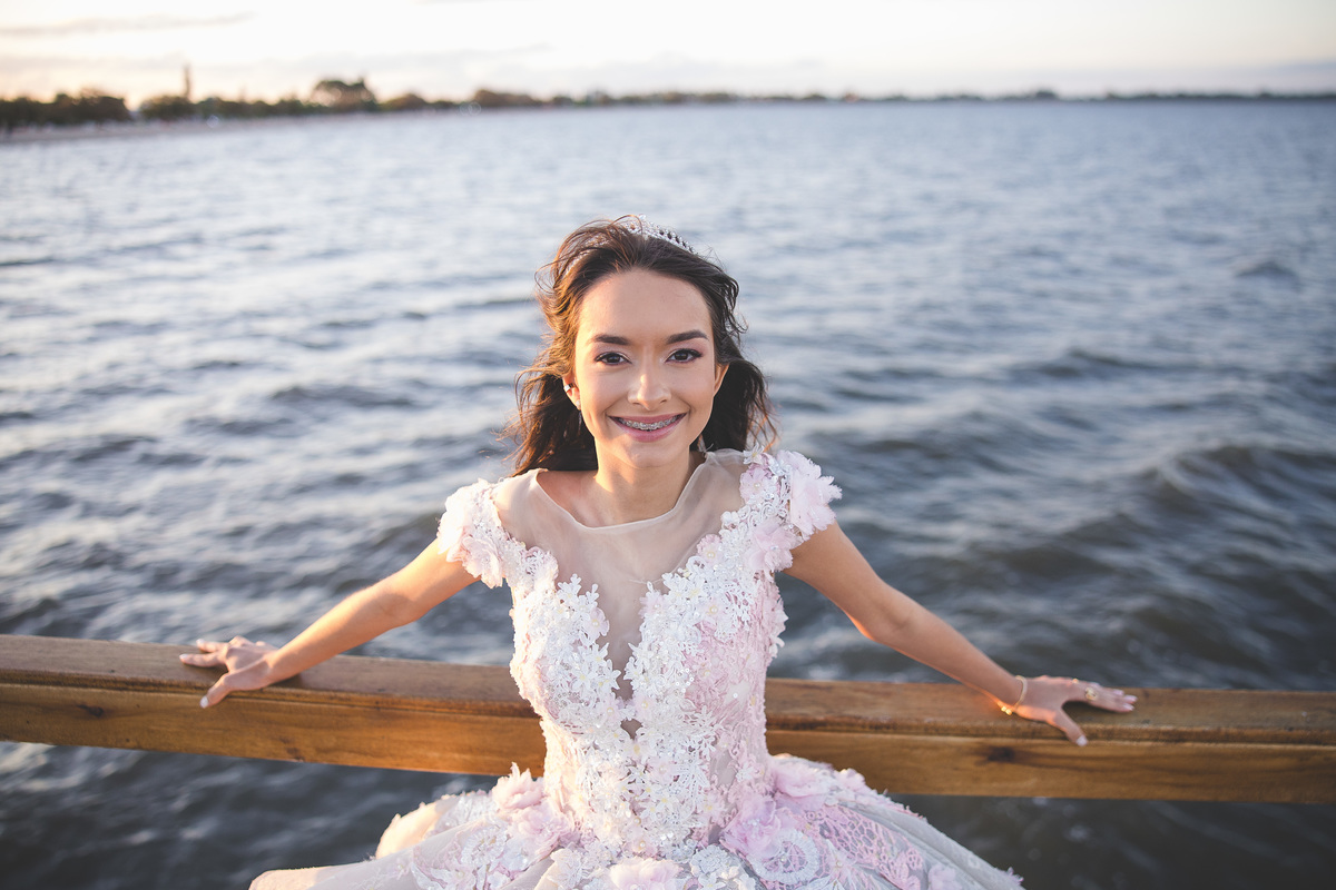 fotografo pelotas, fabiano rosa, ensaio  15 anos, charqueadas, estúdio fotográfico, moda, vestido 15 anos, festa 15 , ensaio street, baronesa pelotas, modelo , debutante, evento, make, maquiagem festa, 15 anos pelotas, satolep, book de 15, vestido rosa