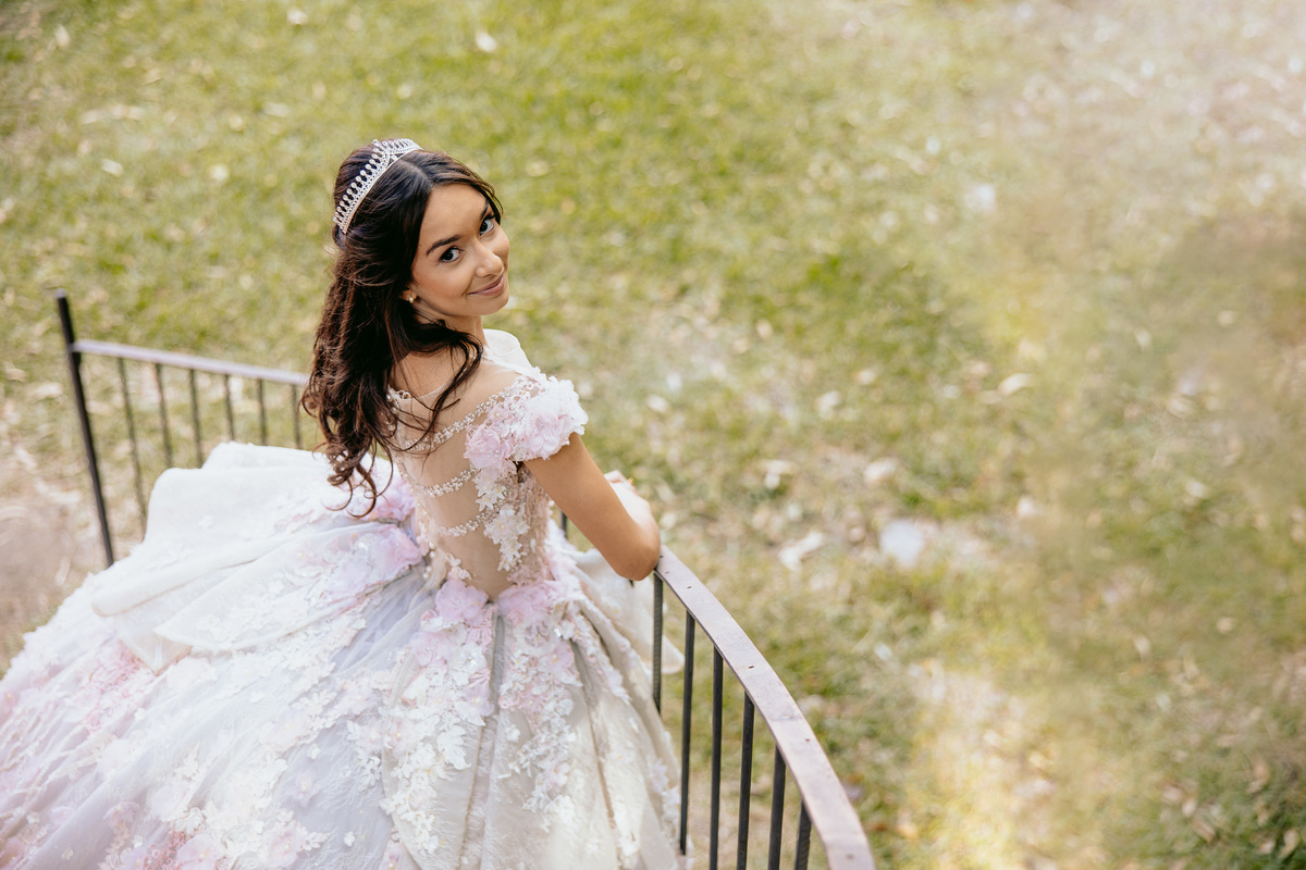 fotografo pelotas, fabiano rosa, ensaio  15 anos, charqueadas, estúdio fotográfico, moda, vestido 15 anos, festa 15 , ensaio street, baronesa pelotas, modelo , debutante, evento, make, maquiagem festa, 15 anos pelotas, satolep, book de 15, vestido rosa