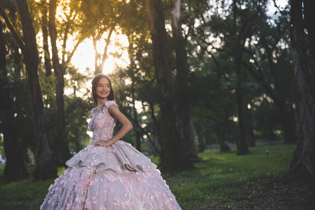 fotografo pelotas, fabiano rosa, ensaio  15 anos, charqueadas, estúdio fotográfico, moda, vestido 15 anos, festa 15 , ensaio street, baronesa pelotas, modelo , debutante, evento, make, maquiagem festa, 15 anos pelotas, satolep, book de 15, vestido rosa