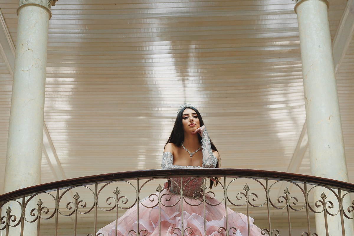 fotografo pelotas, fabiano rosa, ensaio  15 anos,  chácara família fiss, estúdio fotografico, moda, vestido 15 anos, festa 15 , ensaio natureza, modelo , debutante, festa, evento, make, maquiagem festa, 15 anos pelotas, satolep, , vestido rosa, biblioteca