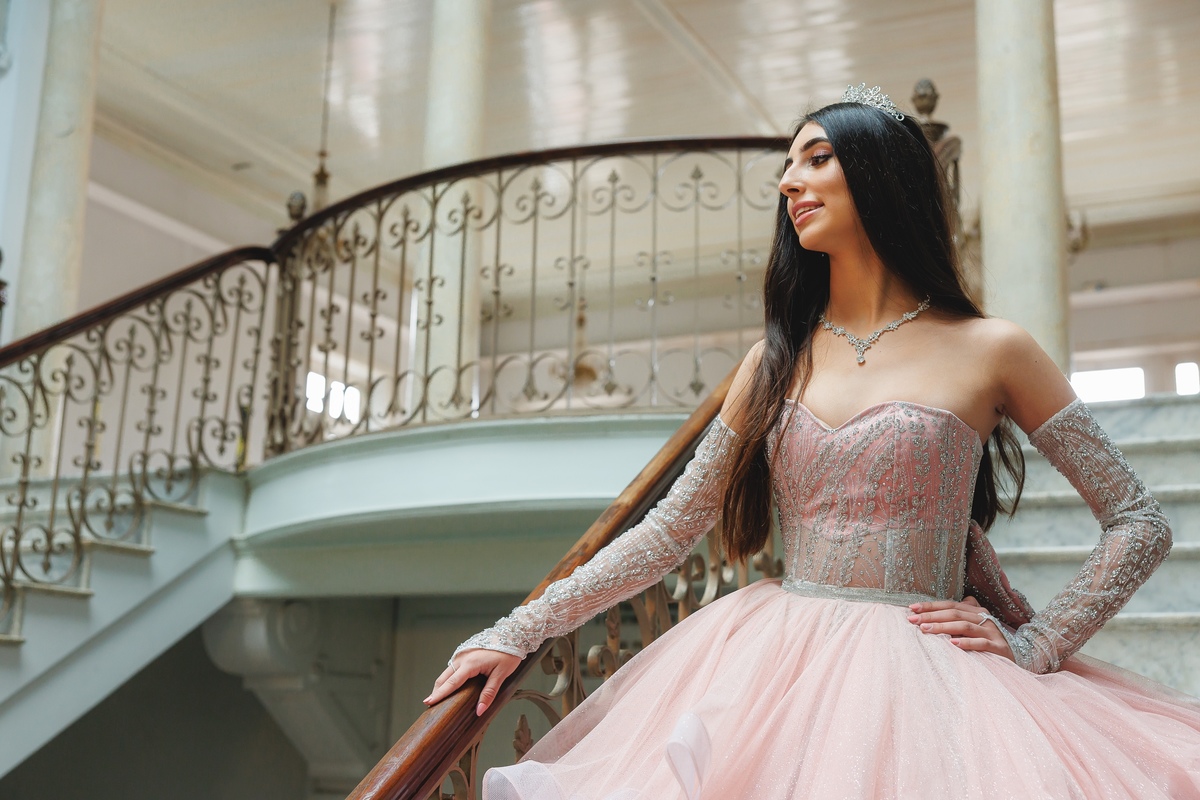 fotografo pelotas, fabiano rosa, ensaio  15 anos,  chácara família fiss, estúdio fotografico, moda, vestido 15 anos, festa 15 , ensaio natureza, modelo , debutante, festa, evento, make, maquiagem festa, 15 anos pelotas, satolep, , vestido rosa, biblioteca