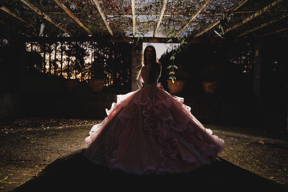 fotografo pelotas, fabiano rosa, ensaio  15 anos,  chácara família fiss, estúdio fotografico, moda, vestido 15 anos, festa 15 , ensaio natureza, modelo , debutante, festa, evento, make, maquiagem festa, 15 anos pelotas, satolep, , vestido rosa, biblioteca