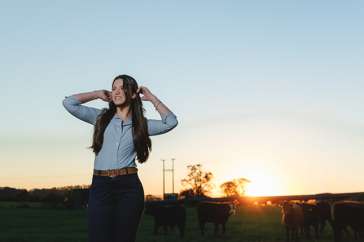 fotografo pelotas, fabiano rosa, ensaio  15 anos, ensaio no campo, estúdio fotografico, vestido 15 anos, Vestido rosa, festa 15 , ensaio, blogueira, blog, influencer, modelo , debutante, festa, evento, maquiagem festa, 15 anos pelotas, satolep, cavalos