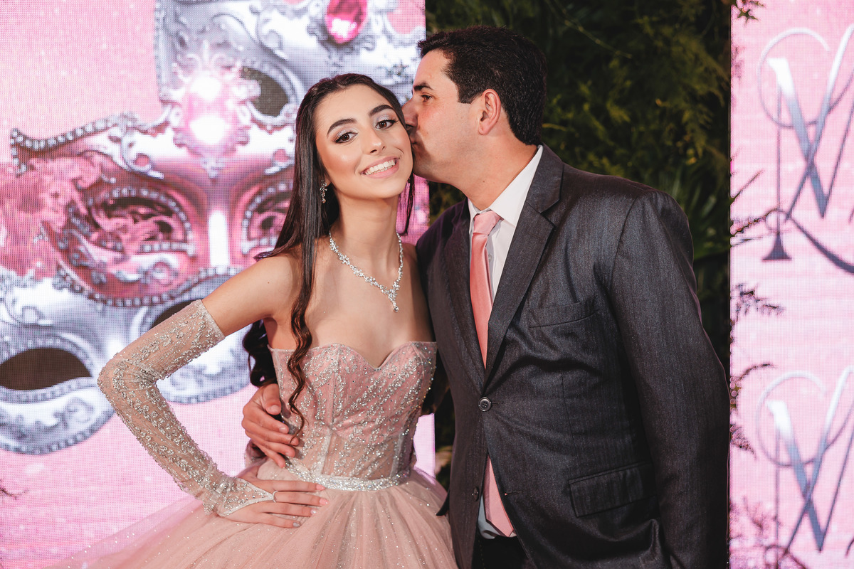 fotografo pelotas, fabiano rosa, festa  15 anos, san sebastian, estúdio fotografico, vestido 15 anos, Vestido rosa, festa 15 , ensaio, blogueira, blog, influencer, modelo , debutante, festa, evento, make, maquiagem festa, 15 anos pelotas, satolep