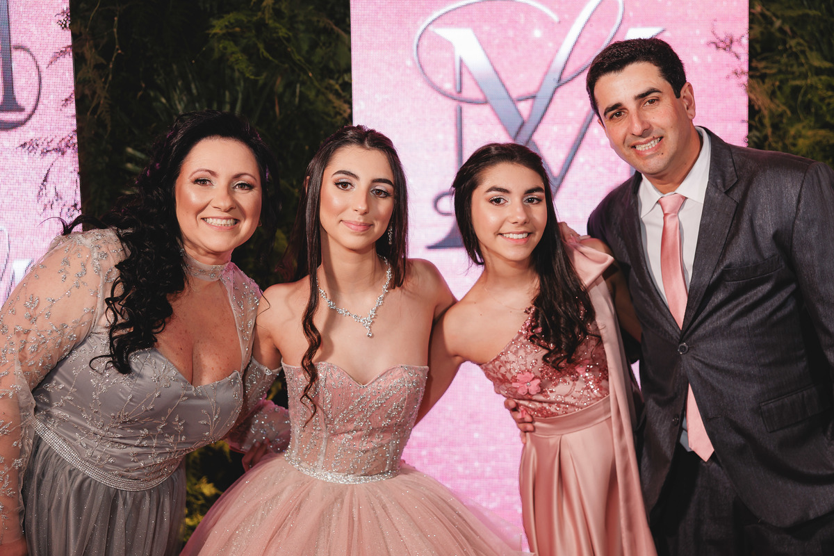 fotografo pelotas, fabiano rosa, festa  15 anos, san sebastian, estúdio fotografico, vestido 15 anos, Vestido rosa, festa 15 , ensaio, blogueira, blog, influencer, modelo , debutante, festa, evento, make, maquiagem festa, 15 anos pelotas, satolep