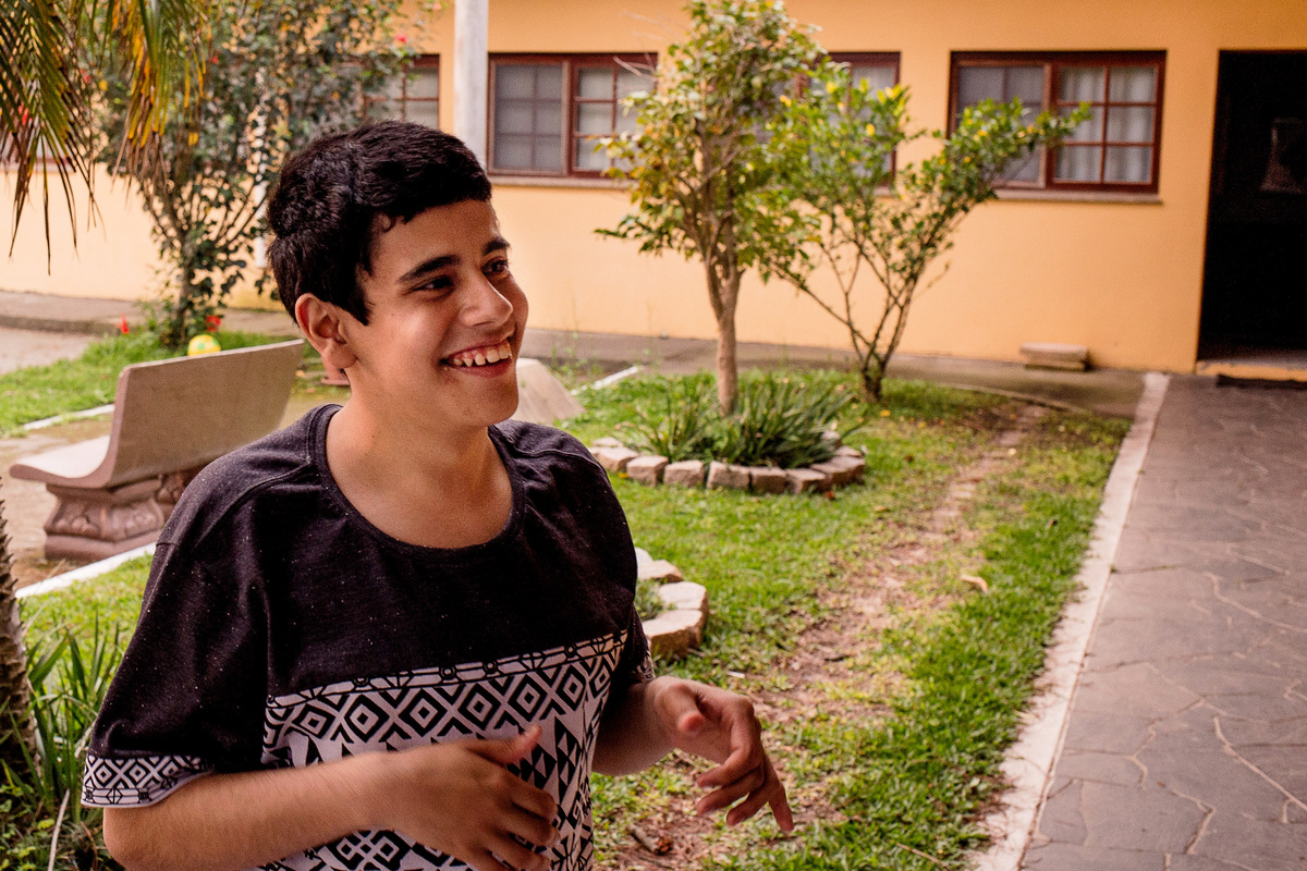 aniversário, 18 anos, 20anos, 30 anos, pelotas, rs, centro espírita, centro, autismo, autista, especial, lindo, menino, menina, fotografo de família, foto de família, família, fotografia