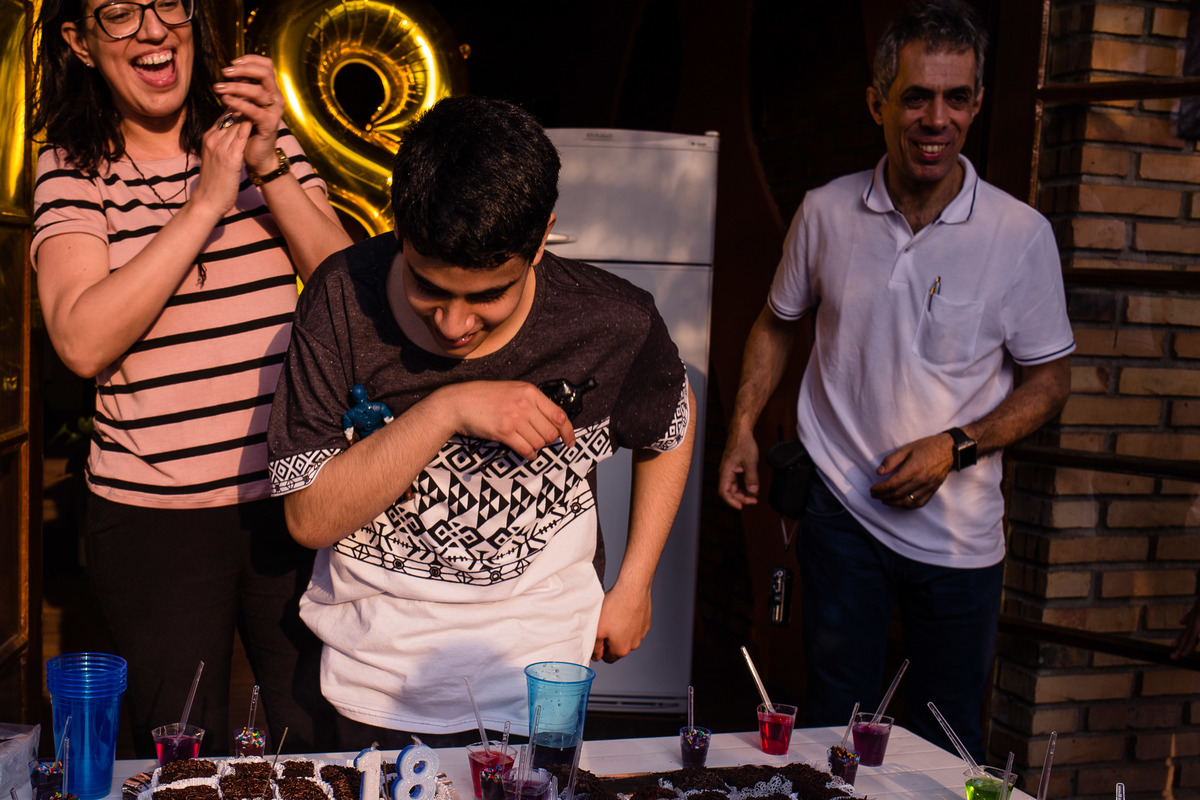 aniversário, 18 anos, 20anos, 30 anos, pelotas, rs, centro espírita, centro, autismo, autista, especial, lindo, menino, menina, fotografo de família, foto de família, família, fotografia