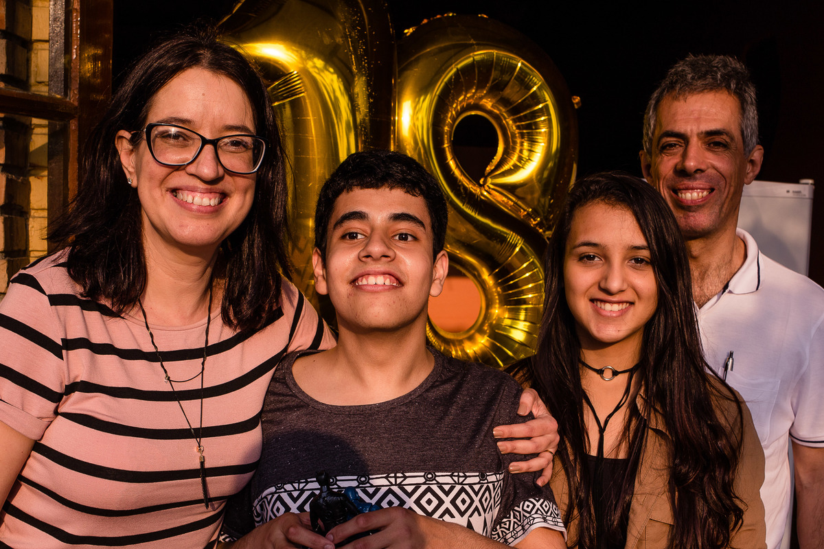 aniversário, 18 anos, 20anos, 30 anos, pelotas, rs, centro espírita, centro, autismo, autista, especial, lindo, menino, menina, fotografo de família, foto de família, família, fotografia