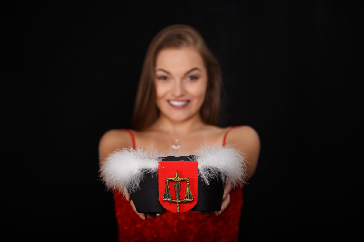 formatura, faculdade, direito, ufpel, ucpel, católica, pelotas, satolep, la sale, anhanguera, unopar, ensaio feminino, ensaio estúdio, estúdio fotográfico, fotos estúdio, ensaio formatura, vestido vermelho, vestido festa, universidade federal, 