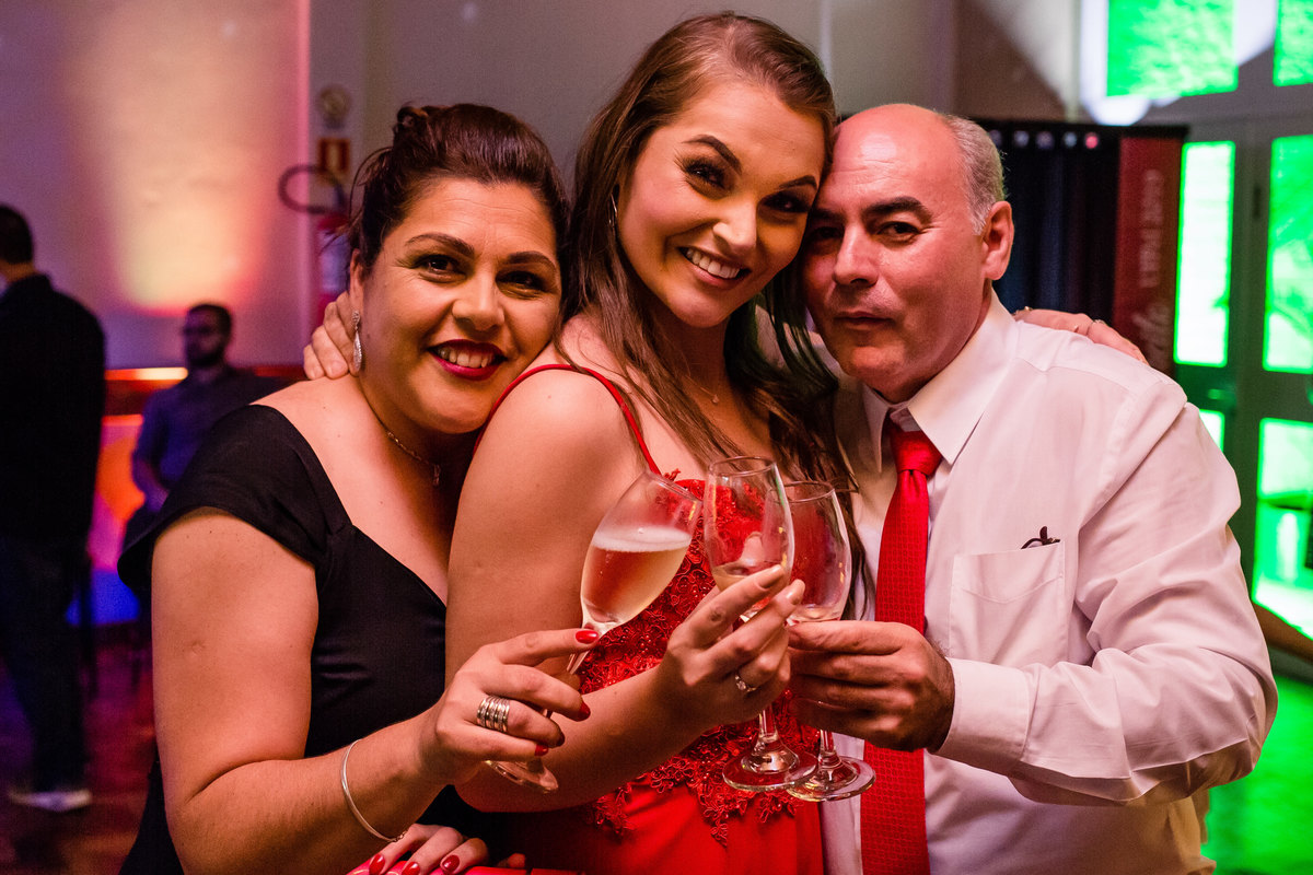 formatura, faculdade, direito, ufpel, ucpel, católica, pelotas, satolep, la sale, anhanguera, unopar, ensaio feminino, ensaio estúdio, estúdio fotográfico, fotos estúdio, ensaio formatura, vestido vermelho, vestido festa, universidade federal, g2 eventos