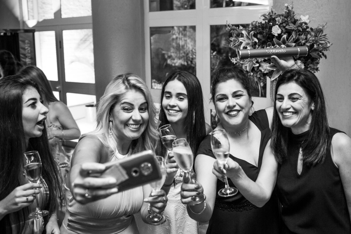 formatura, faculdade, direito, ufpel, ucpel, católica, pelotas, satolep, la sale, anhanguera, unopar, ensaio feminino, ensaio estúdio, estúdio fotográfico, fotos estúdio, ensaio formatura, vestido vermelho, vestido festa, universidade federal, g2 eventos