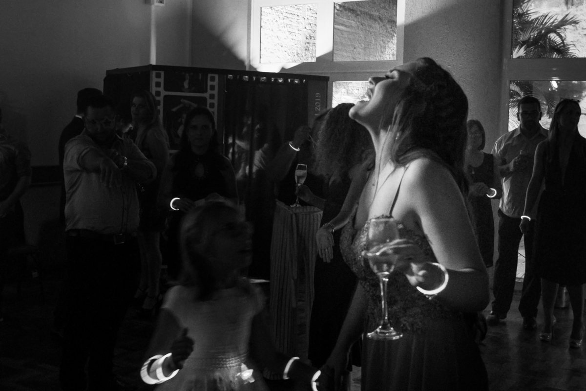 formatura, faculdade, direito, ufpel, ucpel, católica, pelotas, satolep, la sale, anhanguera, unopar, ensaio feminino, ensaio estúdio, estúdio fotográfico, fotos estúdio, ensaio formatura, vestido vermelho, vestido festa, universidade federal, g2 eventos