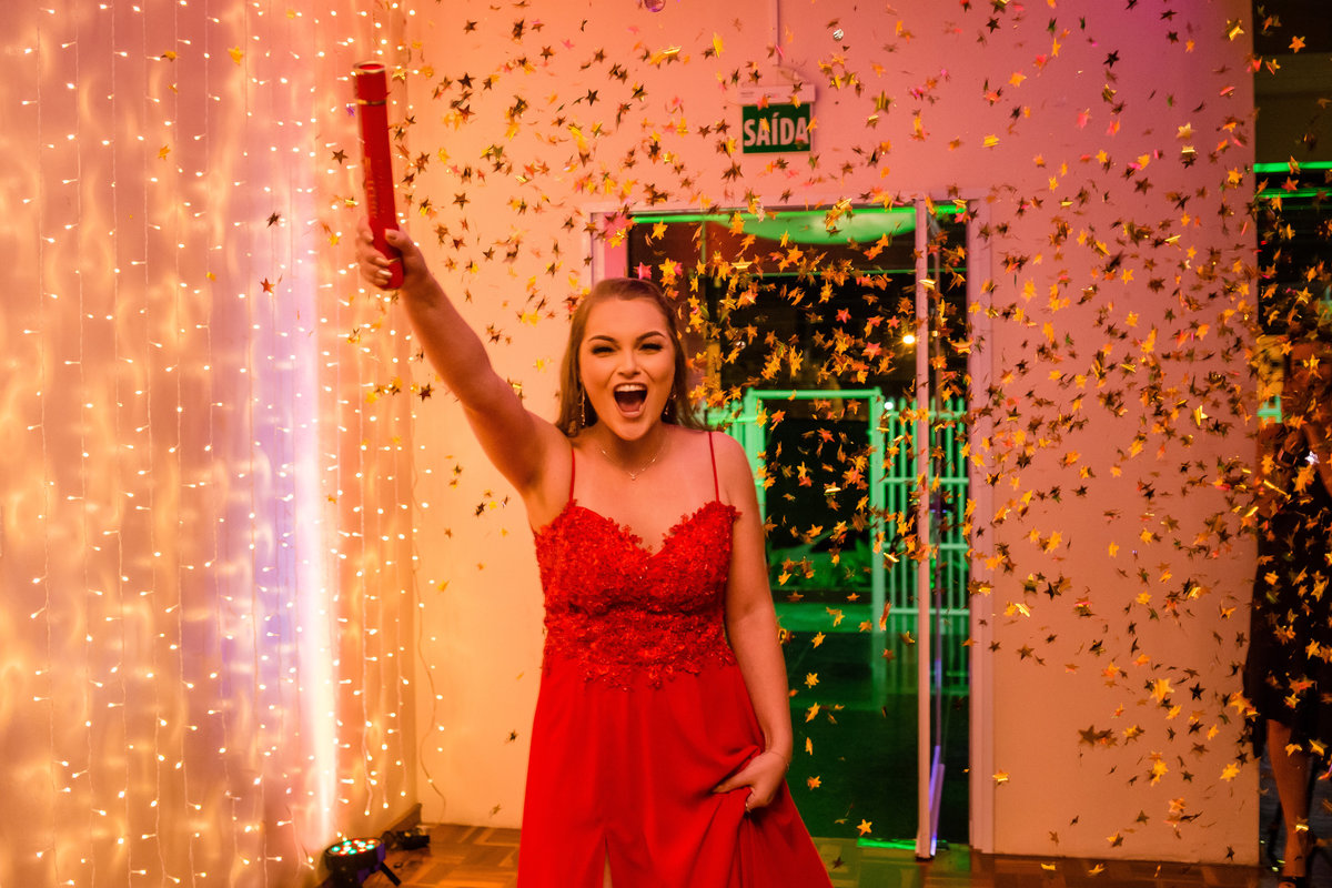 formatura, faculdade, direito, ufpel, ucpel, católica, pelotas, satolep, la sale, anhanguera, unopar, ensaio feminino, ensaio estúdio, estúdio fotográfico, fotos estúdio, ensaio formatura, vestido vermelho, vestido festa, universidade federal, g2 eventos