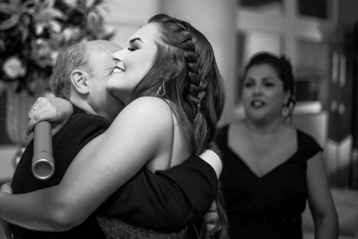 formatura, faculdade, direito, ufpel, ucpel, católica, pelotas, satolep, la sale, anhanguera, unopar, ensaio feminino, ensaio estúdio, estúdio fotográfico, fotos estúdio, ensaio formatura, vestido vermelho, vestido festa, universidade federal, g2 eventos