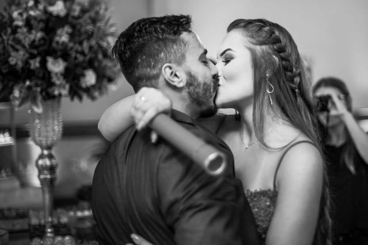 formatura, faculdade, direito, ufpel, ucpel, católica, pelotas, satolep, la sale, anhanguera, unopar, ensaio feminino, ensaio estúdio, estúdio fotográfico, fotos estúdio, ensaio formatura, vestido vermelho, vestido festa, universidade federal, g2 eventos