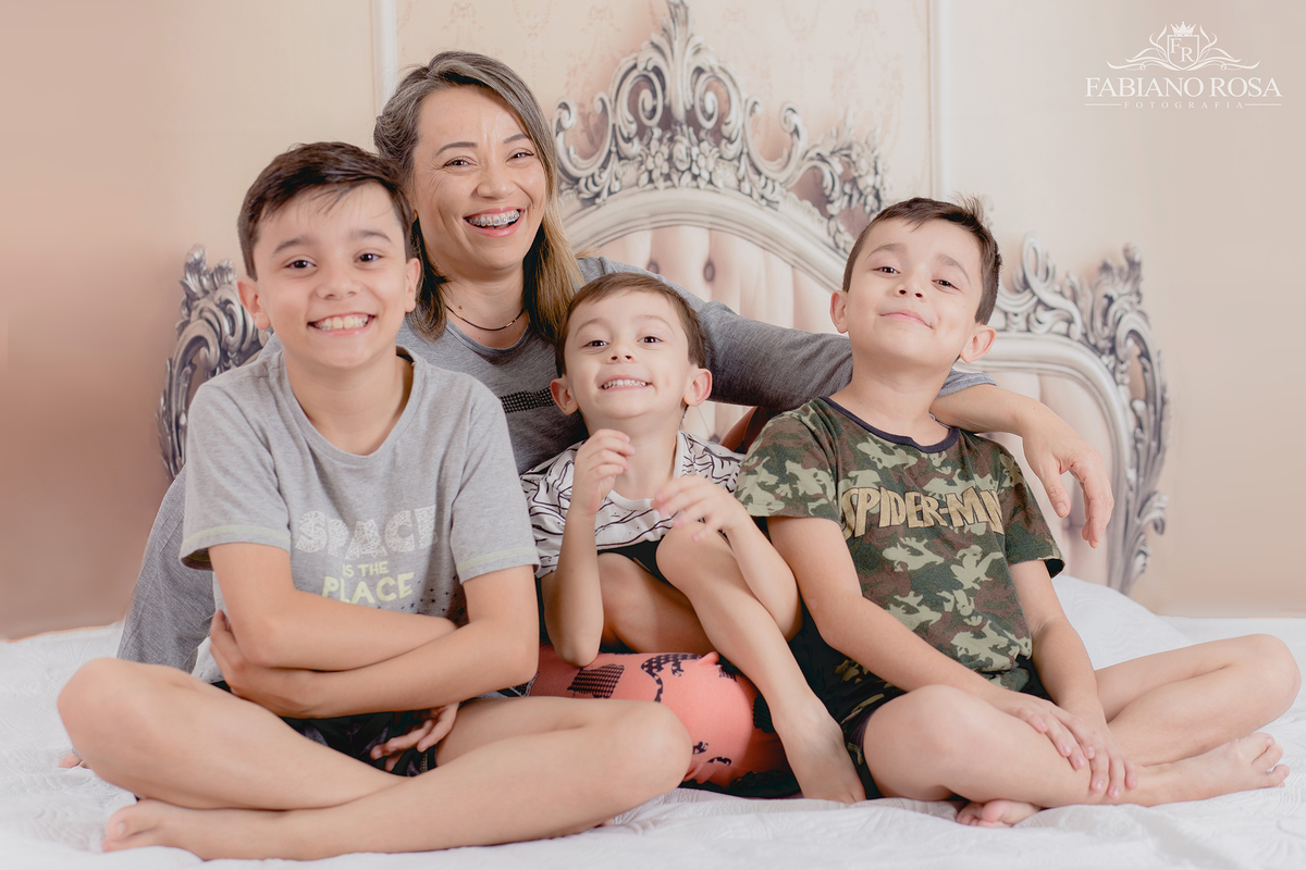 ensaio dia das mães, ensaio de gestante, mamãe, mamãe de primeira viagem, mãe de menina, mãe de menino, dia das mãe, estúdio fotográfico, pelotas, satolep, mini sessões, mini sessões dia das mãe, fotografia de família, bom dia, família, ensaio fotográfico