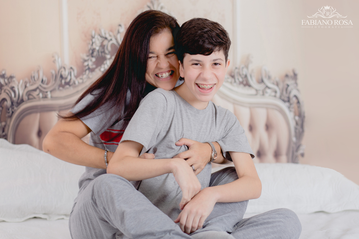 ensaio dia das mães, ensaio de gestante, mamãe, mamãe de primeira viagem, mãe de menina, mãe de menino, dia das mãe, estúdio fotográfico, pelotas, satolep, mini sessões, mini sessões dia das mãe, fotografia de família, bom dia, família, ensaio fotográfico