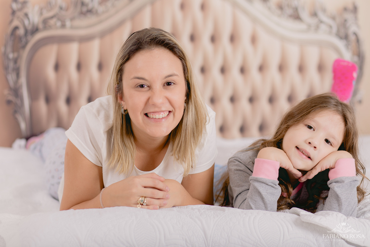 ensaio dia das mães, ensaio de gestante, mamãe, mamãe de primeira viagem, mãe de menina, mãe de menino, dia das mãe, estúdio fotográfico, pelotas, satolep, mini sessões, mini sessões dia das mãe, fotografia de família, bom dia, família, ensaio fotográfico