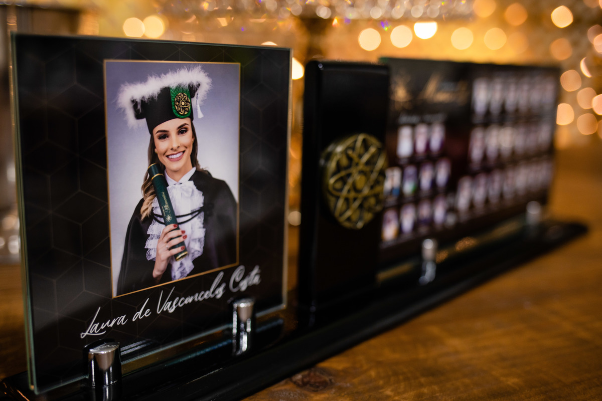 recepção-de-formatura, faculdade, alimentos, tecnologia, puc, ucpel, católica, pelotas, satolep, porto alegre, anhanguera, unopar, ensaio-estúdio, estúdio-fotográfico, fotos estúdio, ensaio formatura, furg, universidade-federal, ufpel, make-up, making-off