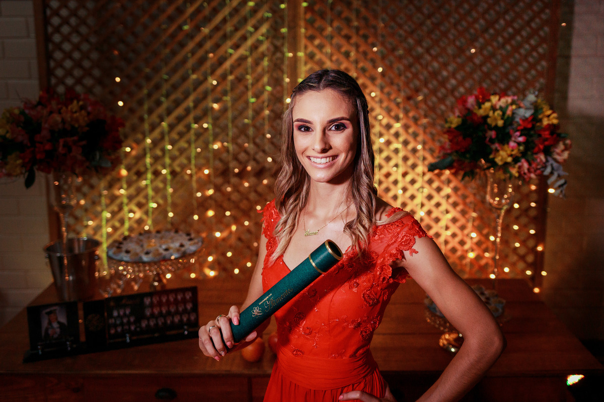 recepção-de-formatura, faculdade, alimentos, tecnologia, puc, ucpel, católica, pelotas, satolep, porto alegre, anhanguera, unopar, ensaio-estúdio, estúdio-fotográfico, fotos estúdio, ensaio formatura, furg, universidade-federal, ufpel, make-up, making-off