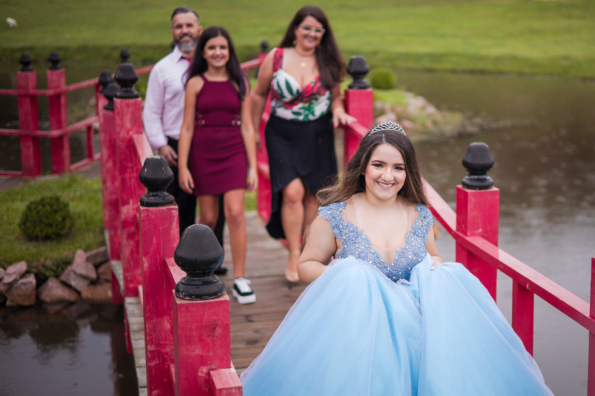 xv anos, 15 anos, pelotas, satolep, fotografo em pelotas, chácara, família, fiss, festa, baile, vestido, vestido de 15 anos, tênis, ensaio no campo, ensaio na cidade, ensaio em estudio, estúdio fotográfico, ensaio externo, ensaio temático, baile, dança