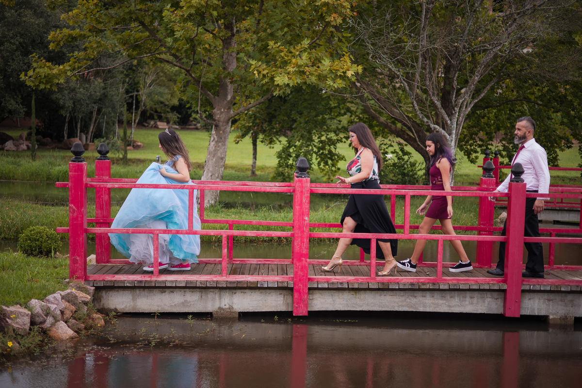 xv anos, 15 anos, pelotas, satolep, fotografo em pelotas, chácara, família, fiss, festa, baile, vestido, vestido de 15 anos, tênis, ensaio no campo, ensaio na cidade, ensaio em estudio, estúdio fotográfico, ensaio externo, ensaio temático, baile, dança