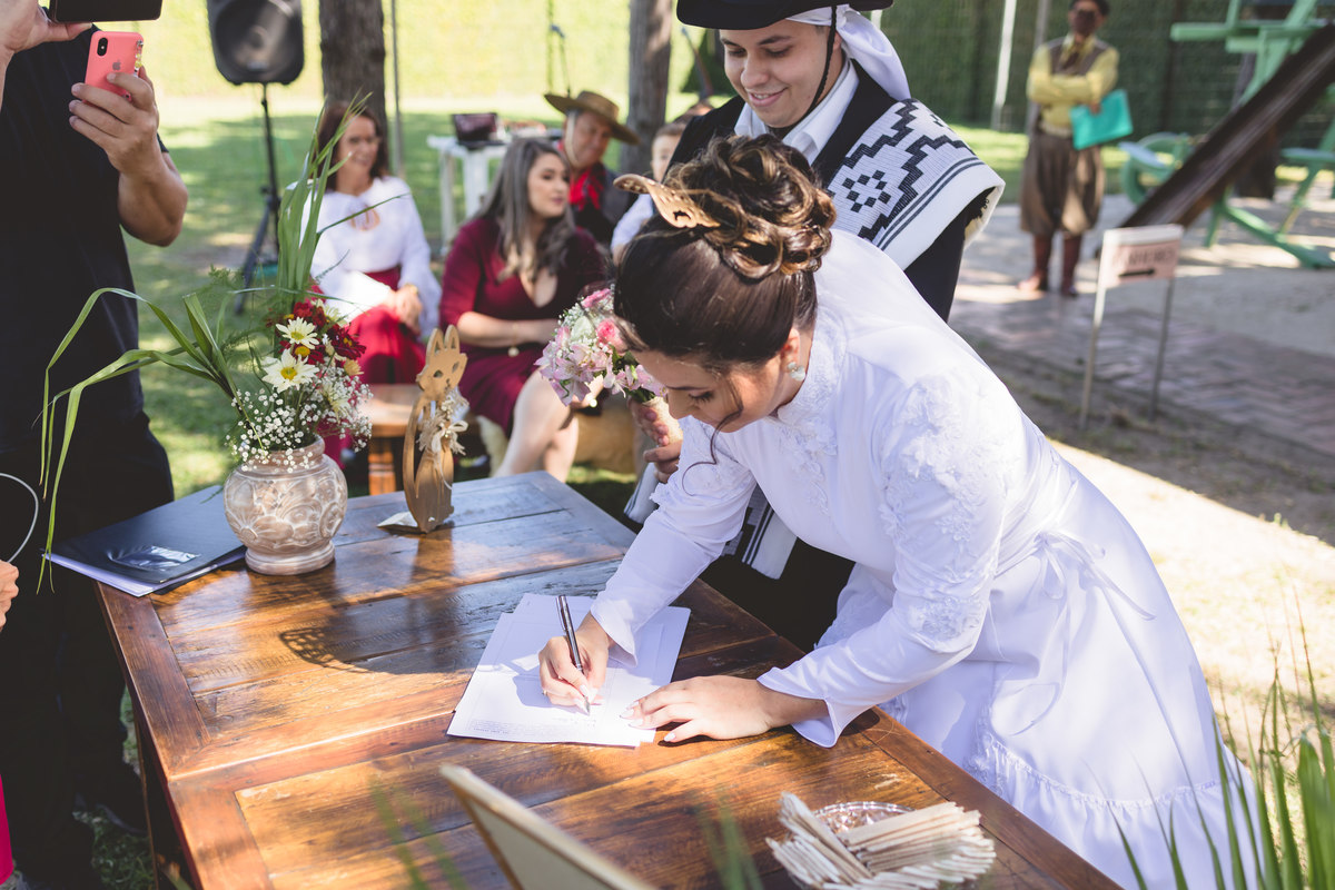 casamentogauderio, casamentogaucho, precasamento, prewedding, pelotas, satolep, fotografoempelotas, casamentopelotas, casamentodedia, noivas2022, noivas2023, vestidodenoiva, diadecasamento, noivaspelotas, casamentonocampo, tradicaogaucha, tradição
