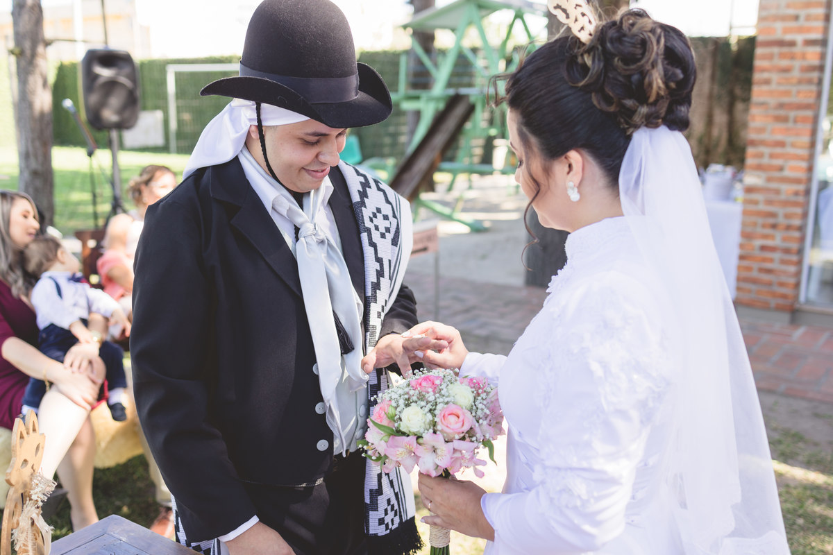casamentogauderio, casamentogaucho, precasamento, prewedding, pelotas, satolep, fotografoempelotas, casamentopelotas, casamentodedia, noivas2022, noivas2023, vestidodenoiva, diadecasamento, noivaspelotas, casamentonocampo, tradicaogaucha, tradição