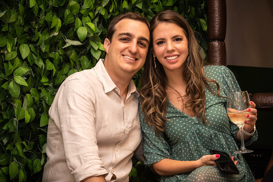 Foto dos pais da Helena - FOTOGRAFIA DE ANIVERSÁRIO - FOTÓGRAFO DE ANIVERSÁRIO EM SÃO PAULO - BUFFET ESPAÇO DAS OLIVEIRAS - FOTÓGRAFO PROFISSIONAL EM SÃO PAULO - ANIVERSÁRIO DA HELENA - RODRIGO MARTIN FOTOGRAFIA