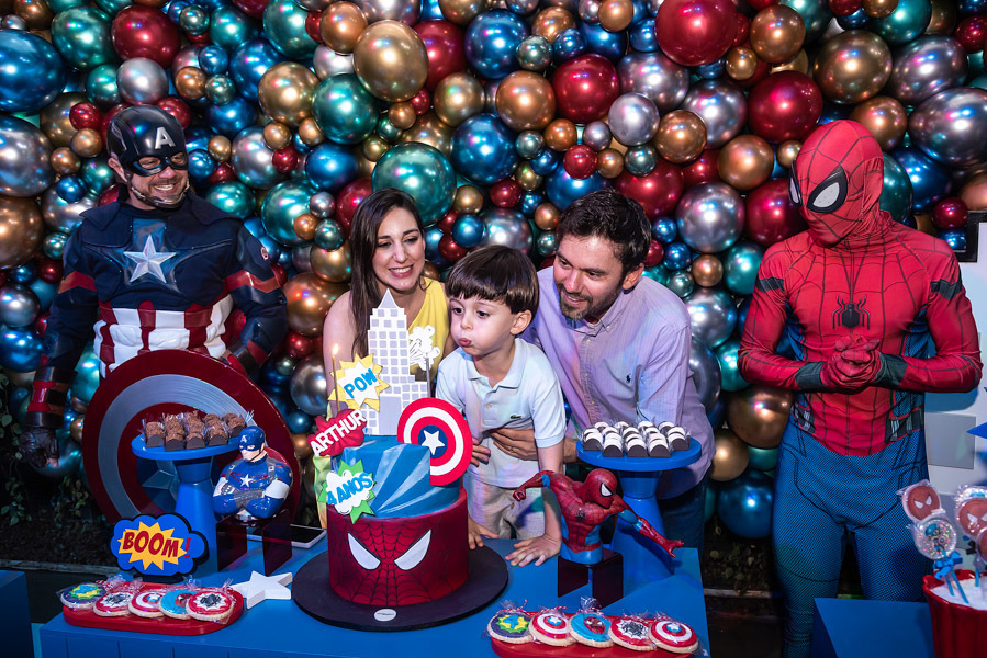 Arthur apagando a velinha - FOTOGRAFIA DE ANIVERSÁRIO - FOTÓGRAFO DE ANIVERSÁRIO EM SÃO PAULO - BUFFET ESPAÇO LÁ VEM O SOL - FOTÓGRAFO PROFISSIONAL EM SÃO PAULO - ANIVERSÁRIO DO ARTHUR - RODRIGO MARTIN FOTOGRAFIA