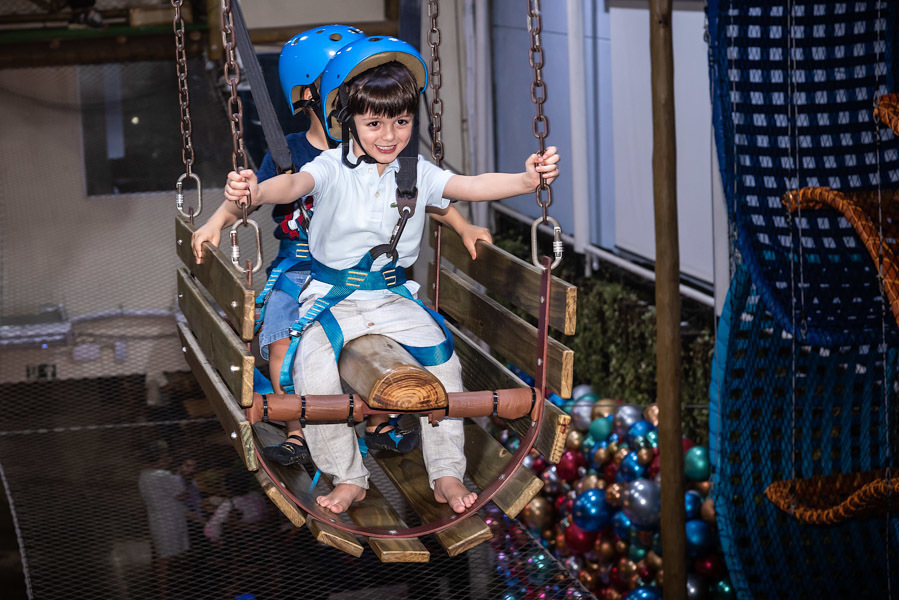 Arthur no carrinho da Tirolesa - FOTOGRAFIA DE ANIVERSÁRIO - FOTÓGRAFO DE ANIVERSÁRIO EM SÃO PAULO - BUFFET ESPAÇO LÁ VEM O SOL - FOTÓGRAFO PROFISSIONAL EM SÃO PAULO - ANIVERSÁRIO DO ARTHUR - RODRIGO MARTIN FOTOGRAFIA