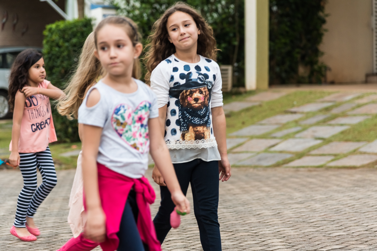 Meninas esnobando os meninos - ANIVERSÁRIO INFANTIL EM SÃO ROQUE