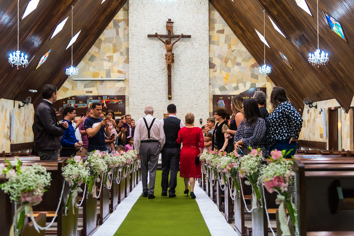 noivo entrando na igreja - FOTÓGRAFO DE CASAMENTOS EM SÃO PAULO