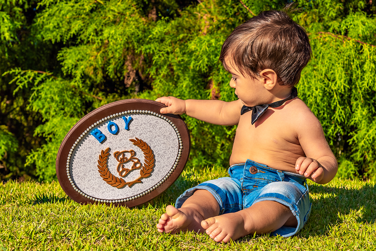 Vicente mexendo na decoração - SMASH THE CAKE EM SÃO PAULO - IBIÚNA