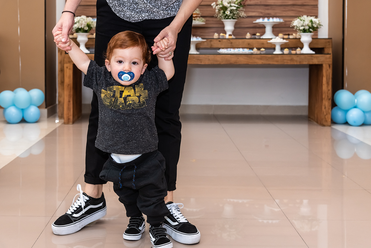 Ruivinho estiloso no BATIZADO DO MATHIAS - BATIZADO EM SÃO PAULO - IGREJA ANGLICANA - FOTOGRAFIA DE BATIZADO EM SÃO PAULO- RODRIGO MARTIN FOTOGRAFIA