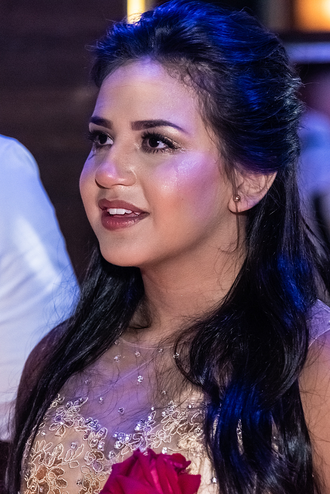 Laura emocionada vendo retrospectiva - ANIVERSÁRIO 15 ANOS EM SÃO PAULO - DEBUTANTE - BUFFET PLANETA KIDS - RODRIGO MARTIN FOTOGRAFIA