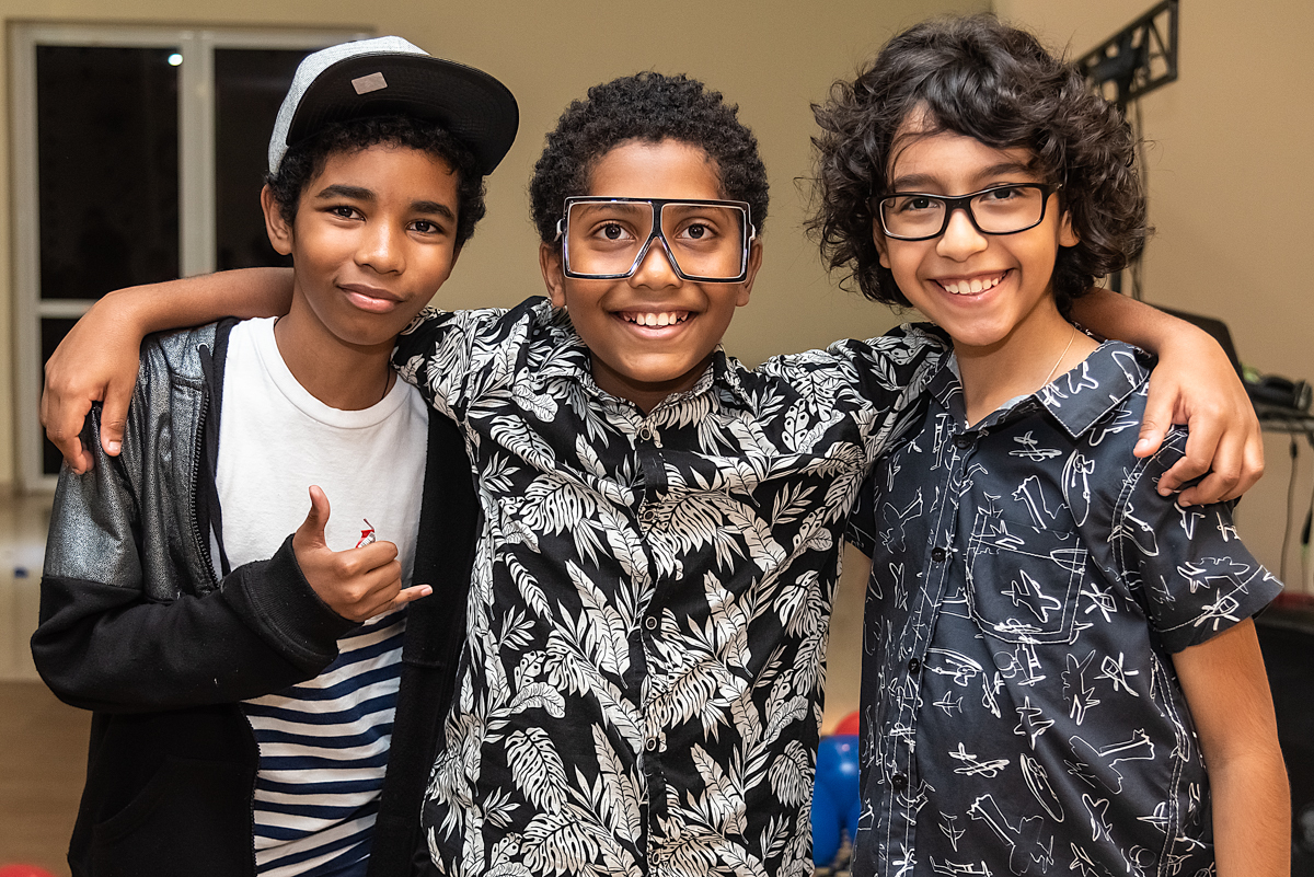 Vitor com seus primos - ANIVERSÁRIO EM SÃO PAULO - FOTÓGRAFO DE ANIVERSÁRIO EM SÃO PAULO - RODRIGO MARTIN FOTOGRAFIA