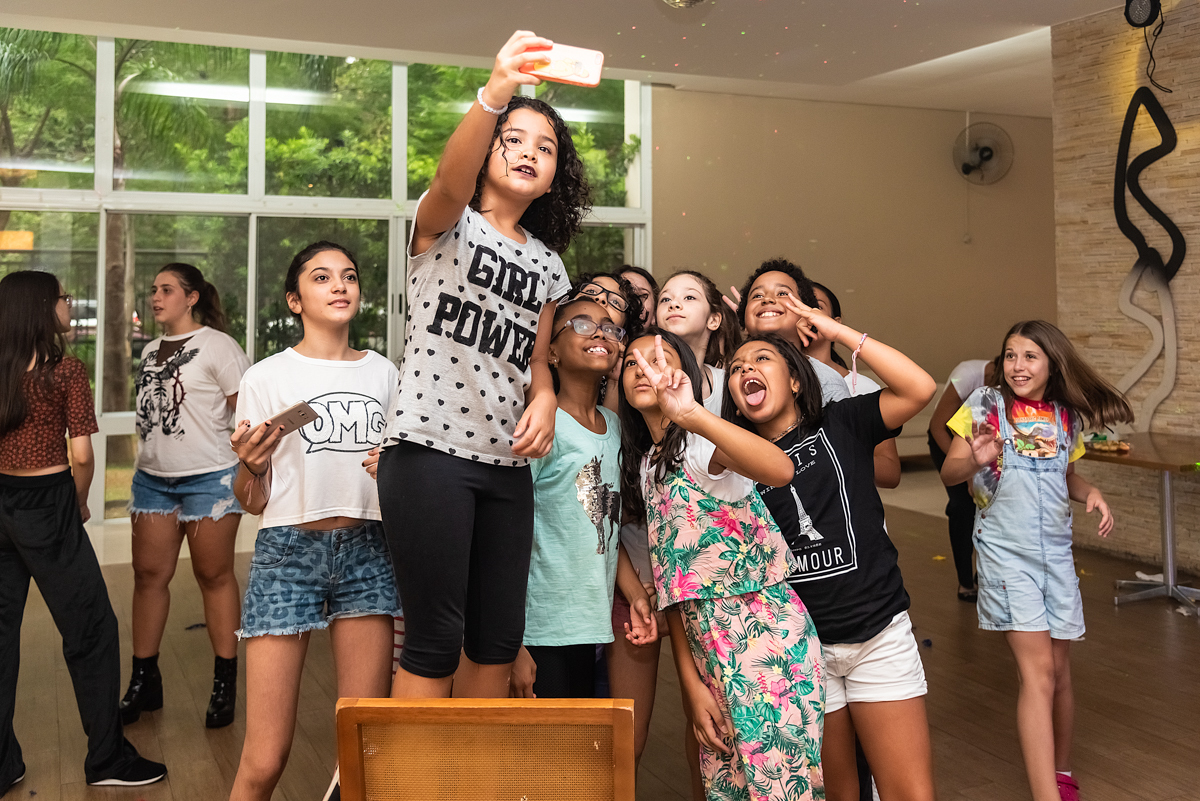 Pose para a selfie em grupo - ANIVERSÁRIO EM SÃO PAULO - FOTÓGRAFO DE ANIVERSÁRIO EM SÃO PAULO - RODRIGO MARTIN FOTOGRAFIA