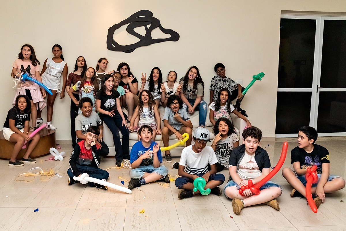 Galera toda reunida para a foto oficial - ANIVERSÁRIO EM SÃO PAULO - FOTÓGRAFO DE ANIVERSÁRIO EM SÃO PAULO - RODRIGO MARTIN FOTOGRAFIA