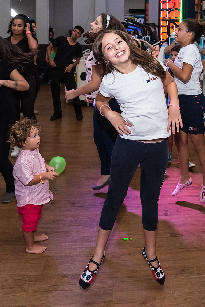 Gabriela dançando - ANIVERSÁRIO EM SÃO PAULO - FOTÓGRAFO DE ANIVERSÁRIO EM SÃO PAULO - BUFFET PLANETA KIDS - FOTOGRAFIA DE ANIVERSÁRIO - RODRIGO MARTIN FOTOGRAFIA