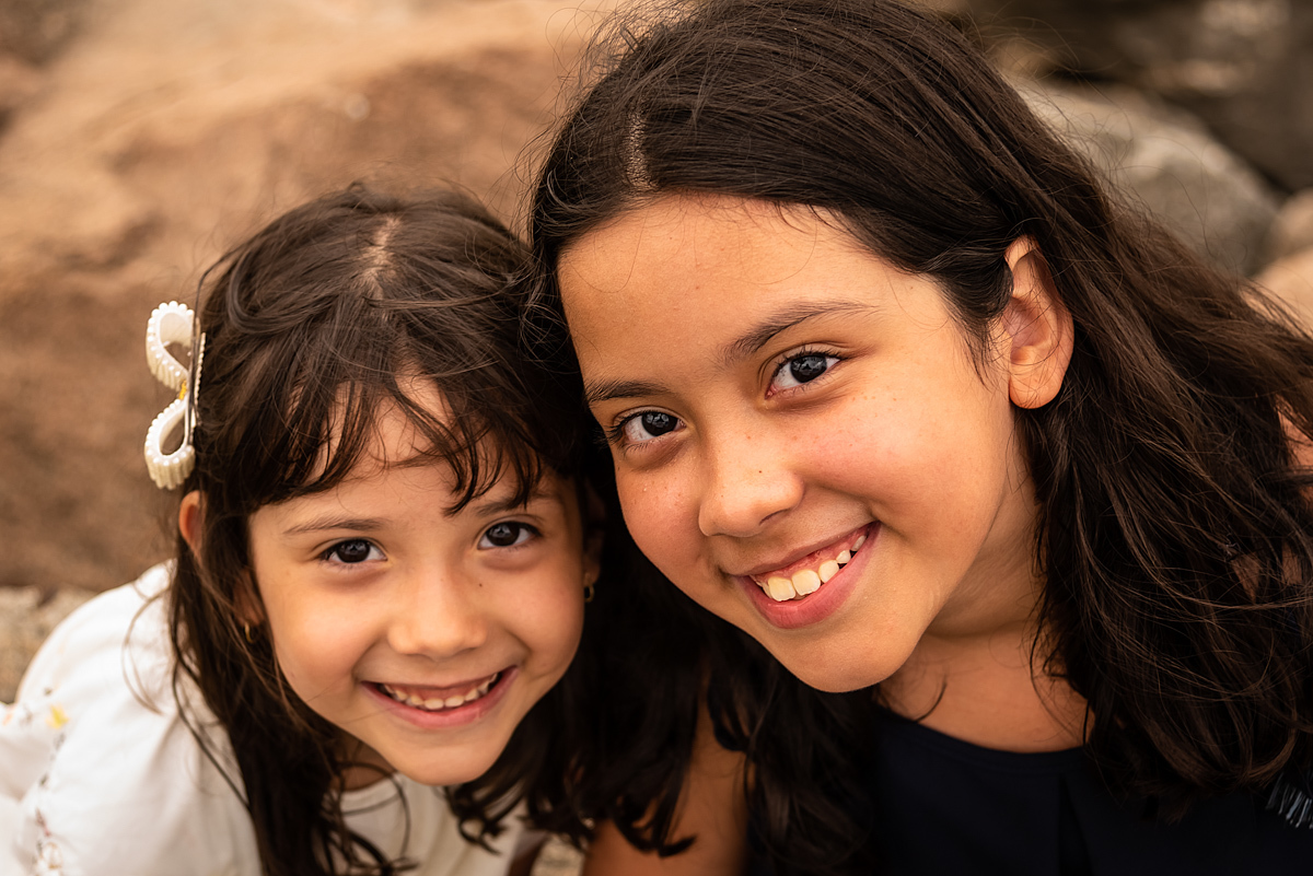 Close da Lívia e Maria - ENSAIO FAMÍLIA EM SANTOS - ORQUIDÁRIO DE SANTOS - EMISSÁRIO SUBMARINO DE SANTOS - FAMÍLIA MISUMOTO - RODRIGO MARTIN FOTOGRAFIA