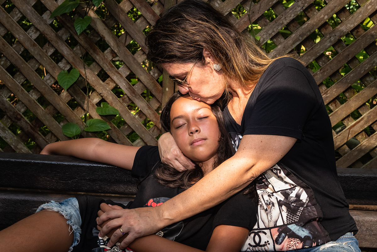 Lívia no colo da Mamãe - ENSAIO FAMÍLIA EM SANTOS - ORQUIDÁRIO DE SANTOS - EMISSÁRIO SUBMARINO DE SANTOS - FAMÍLIA MISUMOTO - RODRIGO MARTIN FOTOGRAFIA