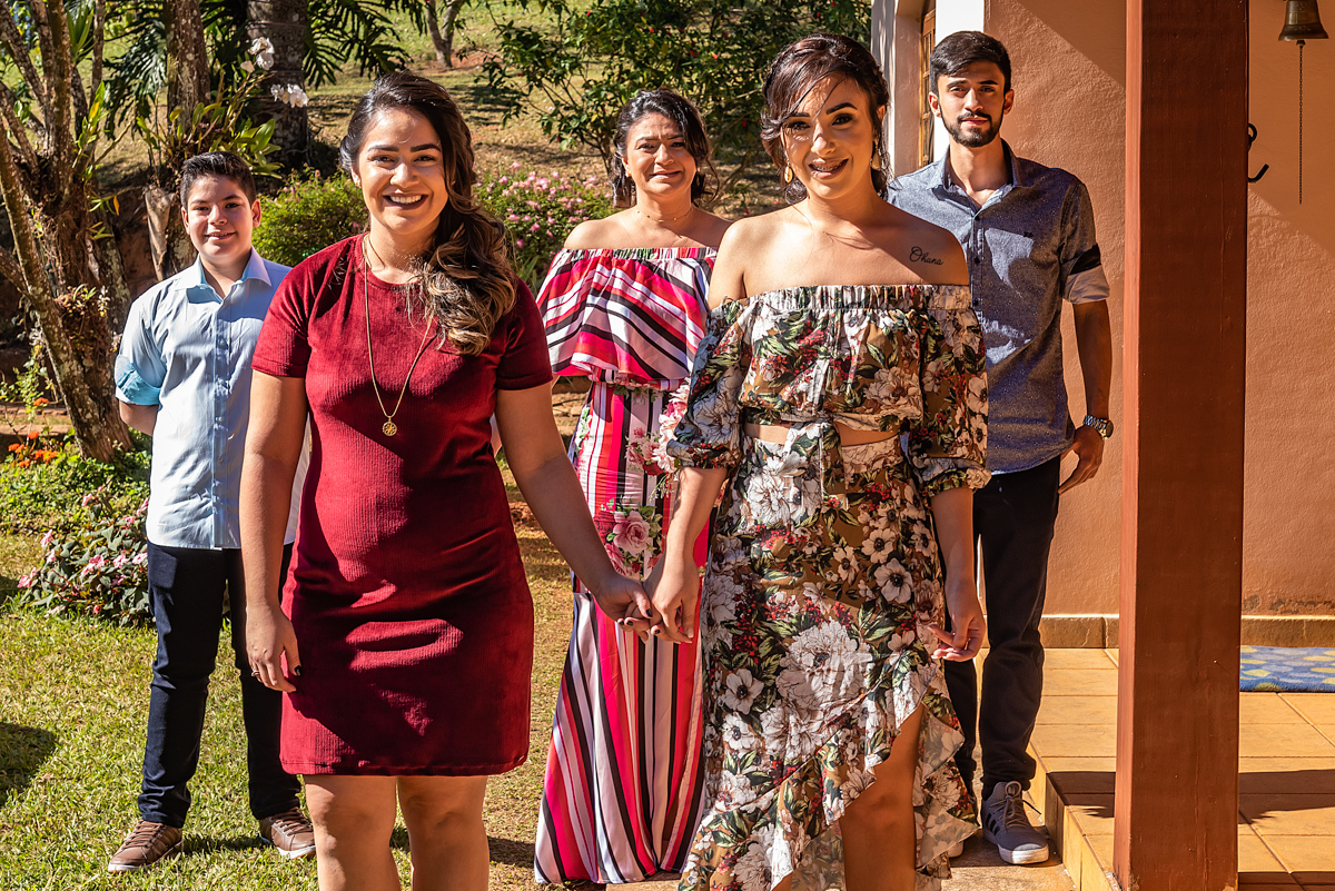 A noiva com seus filhos - CASAMENTO DE DIA - CASAMENTO AO AR LIVRE - CASAMENTO EM SÃO PAULO - FOTÓGRAFO DE CASAMENTO EM SÃO PAULO - RODRIGO MARTIN FOTOGRAFIA
