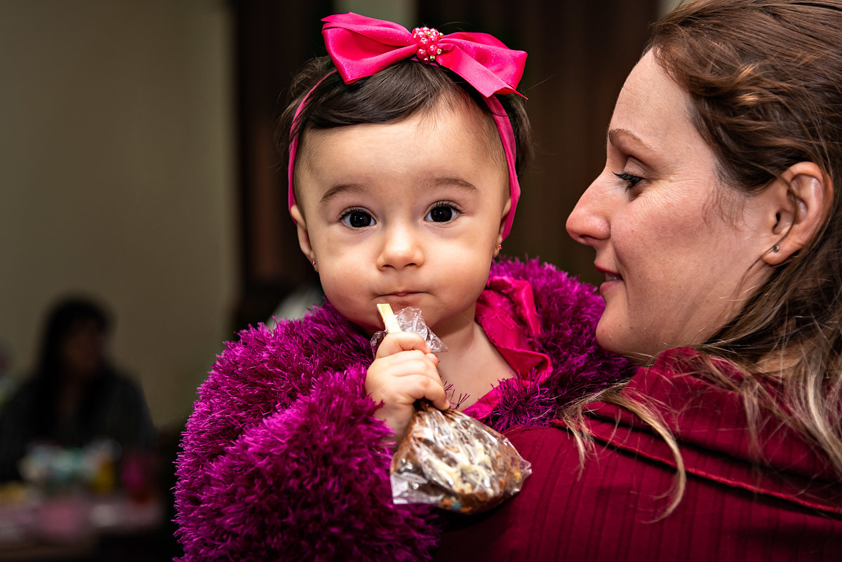 Valenthina no colo da mamãe - ENSAIO INFANTIL - MASHA E O URSO - FOTÓGRAFO DE ANIVERSÁRIO EM SÃO PAULO - PARUQE ECOLÓGICO DO TIETÊ - RODRIGO MARTIN FOTOGRAFIA