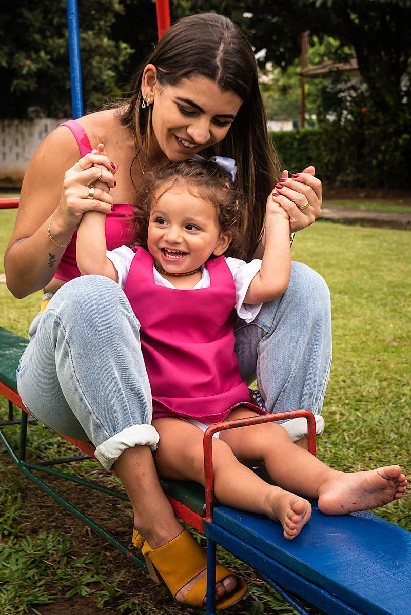 Maria Clara com a mamãe no balanço - FOTOGRAFIA DE ANIVERSÁRIO - FOTÓGRAFO DE ANIVERSÁRIO EM SÃO PAULO - ANIVERSÁRIO MARIA CLARA - FOTÓGRAFO PROFISSIONAL - FOTÓGRAFO DE FAMÍLIA - RODRIGO MARTIN FOTOGRAFIA