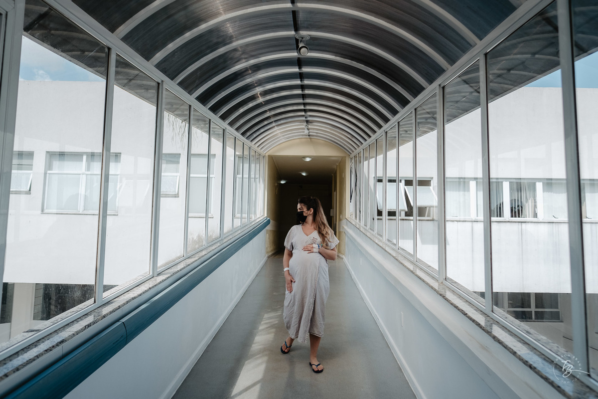 Fotografia de nascimento na maternidade ilha por Thiago Braga