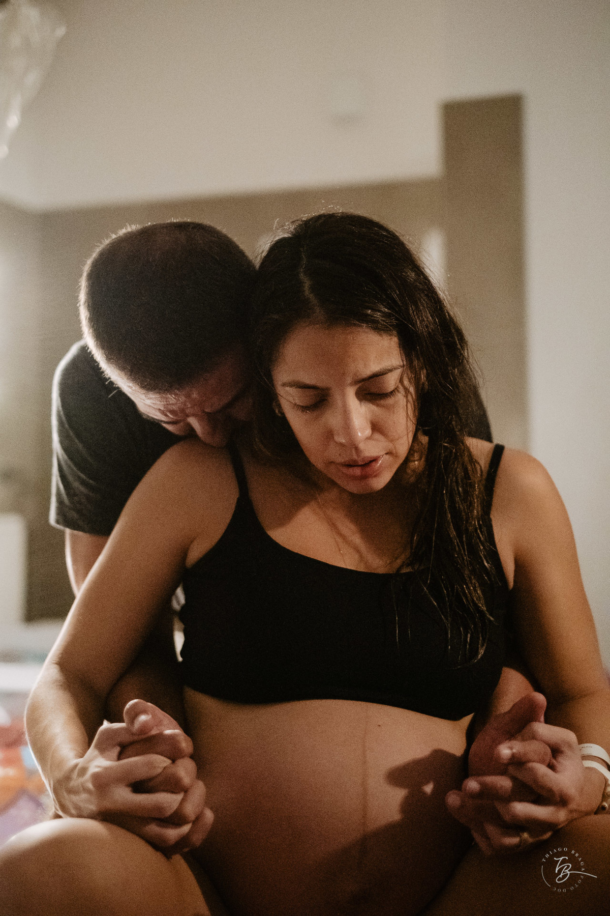 fotografia de nascimento, parto natural, normal, na maternidade santa helena em florianopolis-sc por Thiago Braga