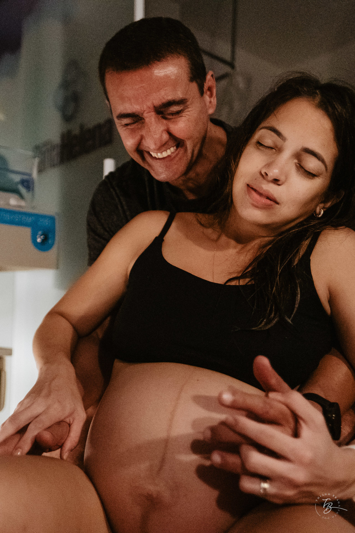 fotografia de nascimento, parto natural, normal, na maternidade santa helena em florianopolis-sc por Thiago Braga